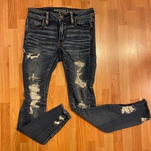 American Eagle Size 4 Distressed Skinny Jeans